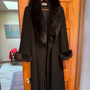 Ladies, Black Fox Fur Collar And cuffs Trimmed Overcoat Size Large
